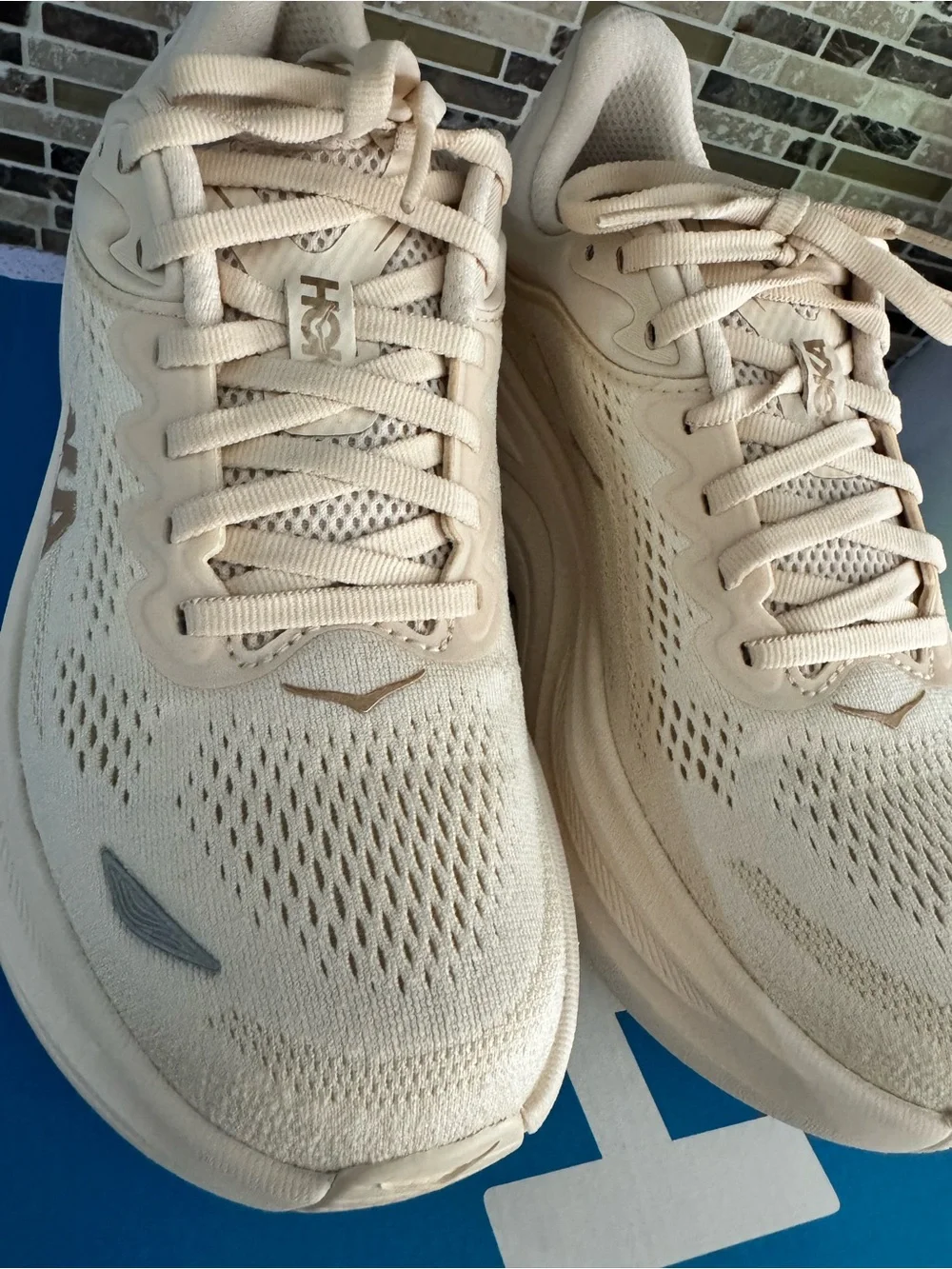 Hoka Bondi 9 Size 7.5 Women's Cream/Beige Cushioning Running Shoes